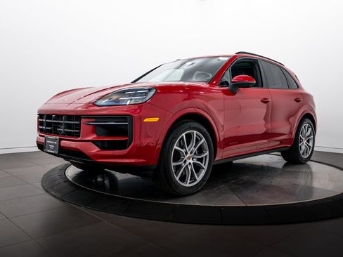 Certified 2026 Porsche Cayenne AWD/4WD image 1