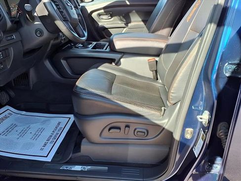 Used 2022 Nissan Titan PRO-4X w/ Pro-4x Convenience Package image 17