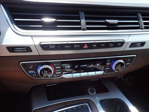 Used 2019 Audi Q7 3.0T Prestige AWD/4WD image 24