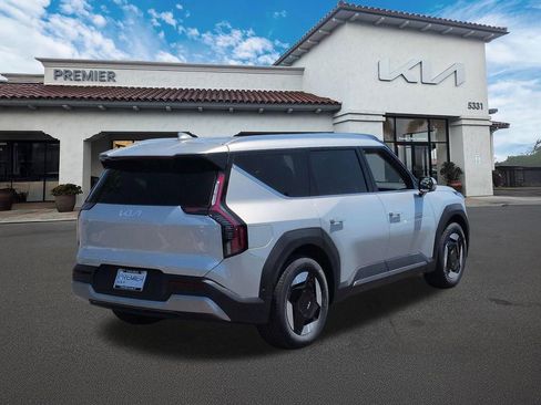 New 2026 Kia EV9 Wind AWD/4WD image 8