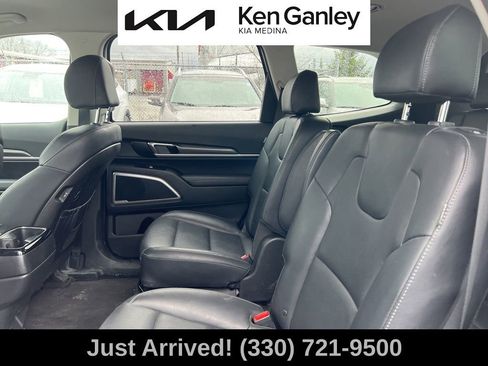 Used 2023 Kia Telluride S image 10