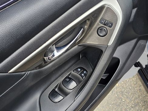 Used 2015 Nissan Altima 3.5 SL FWD image 29