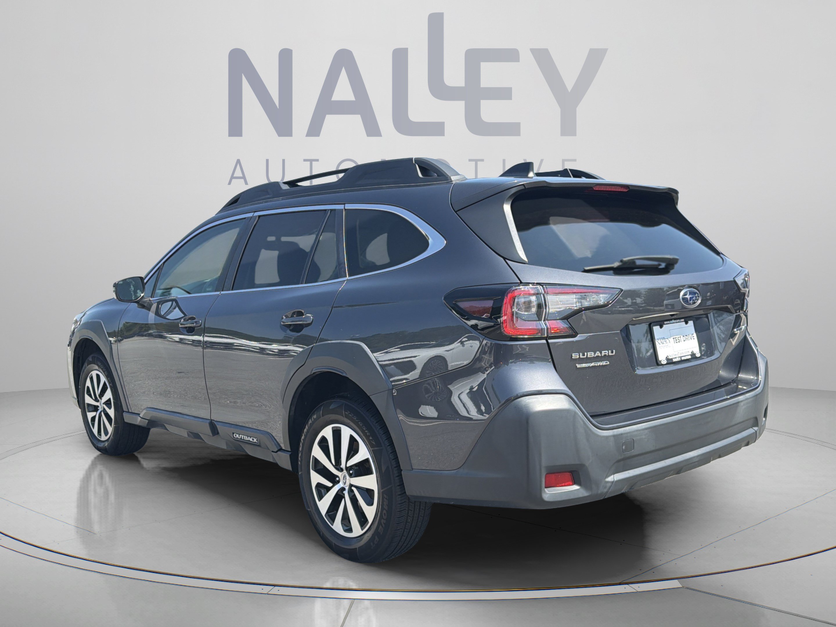 Used 2023 Subaru Outback Premium AWD/4WD image 3