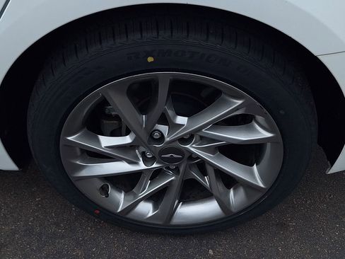 Used 2022 Genesis G70 2.0T RWD image 31