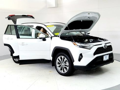 Used 2024 Toyota RAV4 XLE Premium w/ Weather Package AWD/4WD image 12