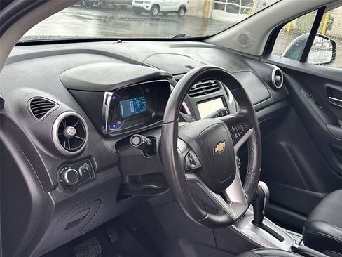 Used 2016 Chevrolet Trax LT w/ LT Convenience Package image 10