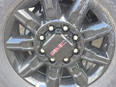 New 2026 GMC Sierra 2500 AT4 w/ AT4 Premium Plus Package AWD/4WD image 11