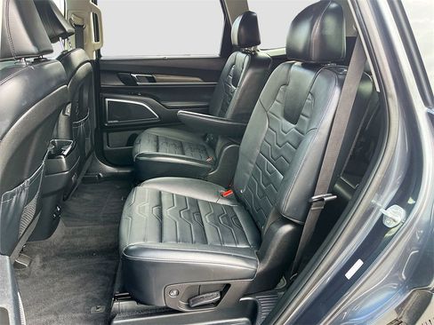 Used 2022 Kia Telluride SX w/ SX Prestige Package image 26