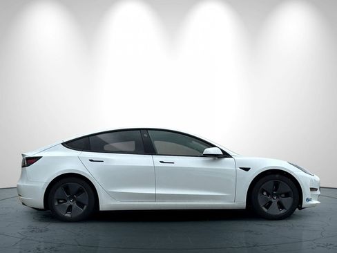 Used 2021 Tesla Model 3 Standard Range Plus image 3