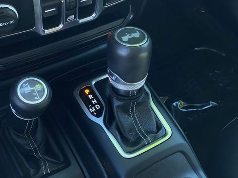 Used 2021 Jeep Wrangler Unlimited Sahara image 16