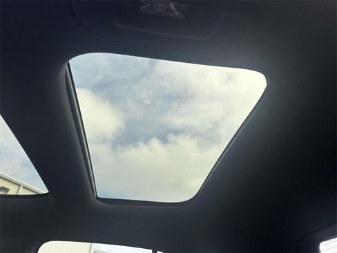 New 2025 Mercedes-Benz GLA 250 image 24