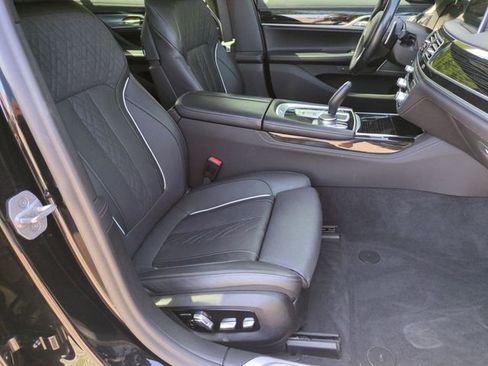Used 2022 BMW 750i xDrive w/ M Sport Package AWD/4WD image 18