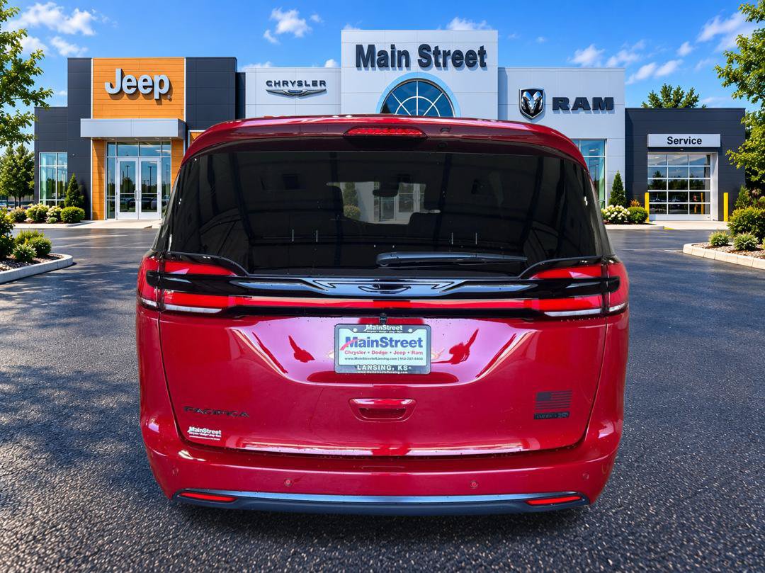 New 2027 Chrysler Pacifica Select FWD image 4