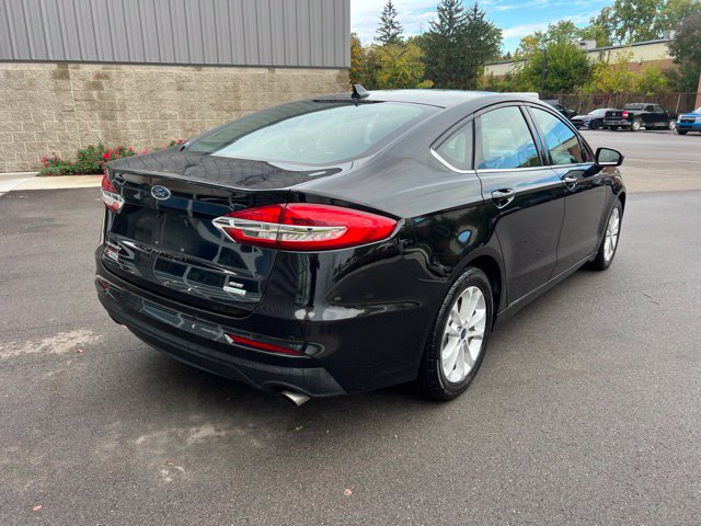 Used 2020 Ford Fusion SE FWD image 5