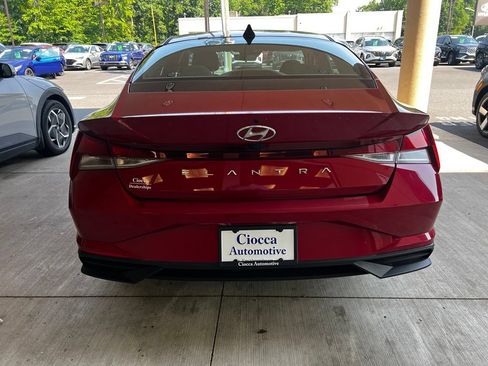 Used 2023 Hyundai Elantra SEL w/ Convenience Package FWD image 9