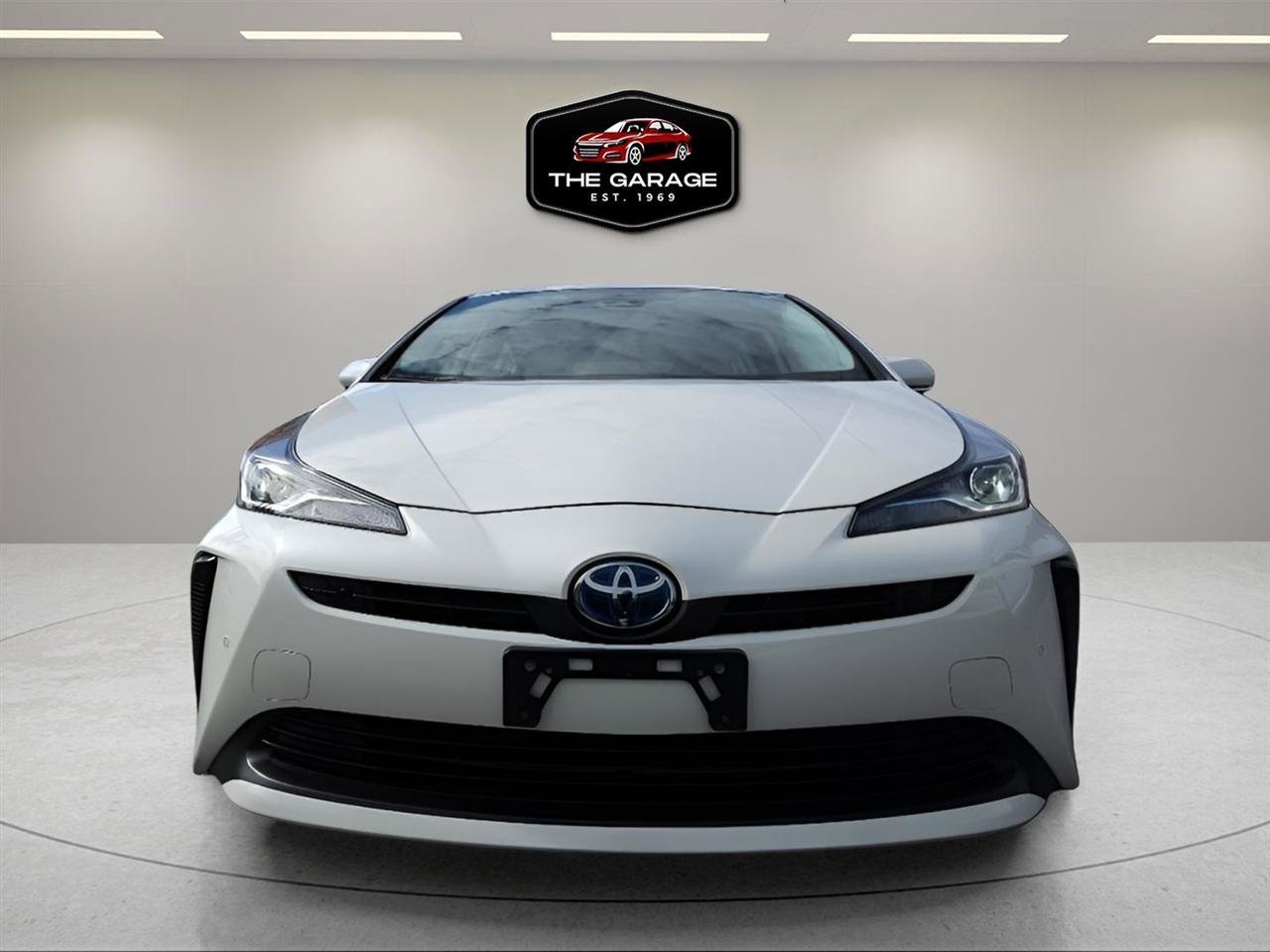 Used 2019 Toyota Prius LE FWD image 3