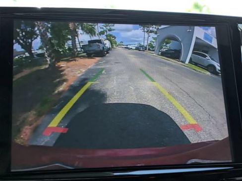 Certified 2025 Chrysler Pacifica Select FWD image 23