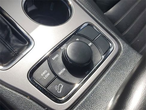 Used 2020 Jeep Grand Cherokee Limited X image 37