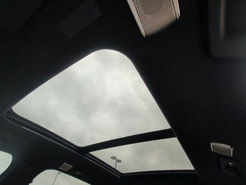 Certified 2026 Cadillac Vistiq Sport image 6