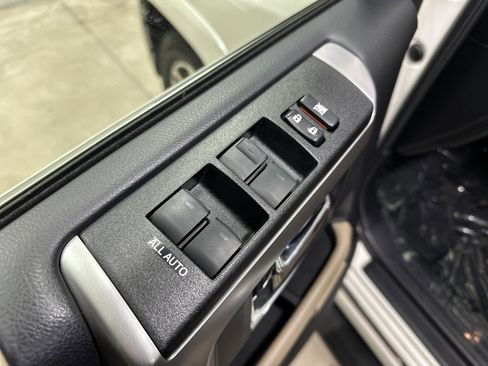 Used 2020 Toyota 4Runner Limited image 15