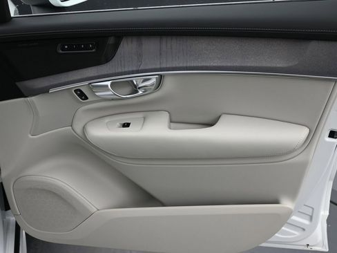 New 2026 Volvo XC90 B6 Ultra w/ Protection Package AWD/4WD image 14