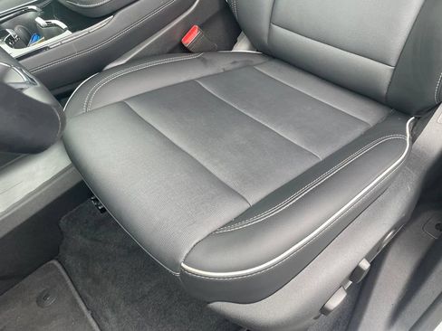 Used 2025 Buick Enclave Preferred w/ Power Package FWD image 22