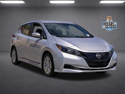 Used 2024 Nissan Leaf S FWD image 2
