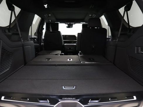 New 2026 Chevrolet Suburban Premier AWD/4WD image 25