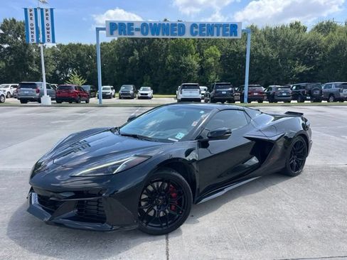 Used 2023 Chevrolet Corvette Z06 RWD image 2