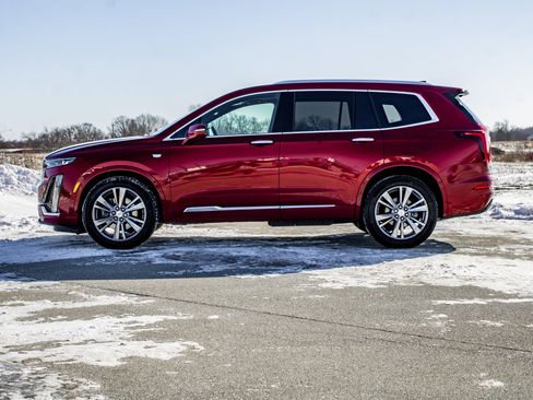 Used 2024 Cadillac XT6 Premium Luxury w/ Platinum Package image 4