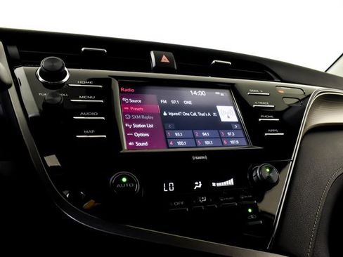 Used 2020 Toyota Camry SE FWD image 24