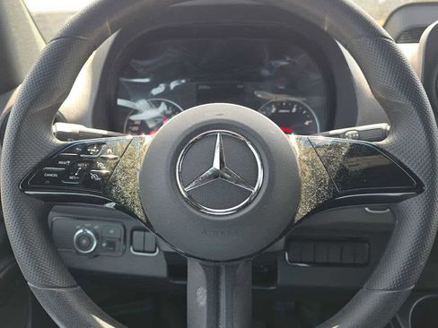 Used 2025 Mercedes-Benz Sprinter 2500 image 29