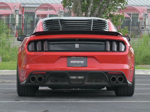 Used 2016 Ford Mustang Shelby GT350 w/ Track Package RWD image 29