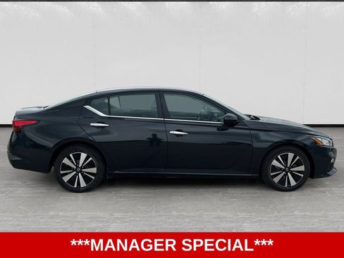 Used 2022 Nissan Altima 2.5 SV FWD image 6