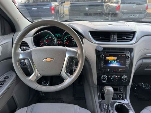 Used 2015 Chevrolet Traverse LT image 20