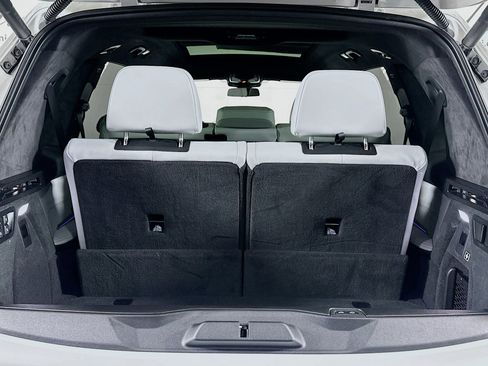 Used 2024 BMW X7 xDrive40i w/ Executive Package image 25