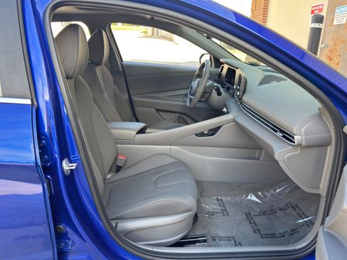 Used 2026 Hyundai Elantra SEL Sport Premium w/ Cargo Package FWD image 15