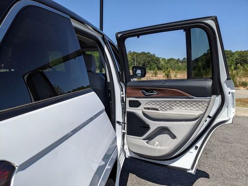 Certified 2022 Jeep Grand Cherokee Summit w/ Adv Protech Group IV AWD/4WD image 68