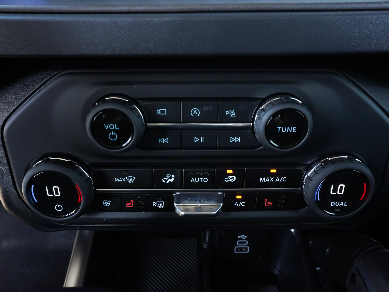 Used 2026 Ford Bronco Raptor w/ Interior Carbon Fiber Pack AWD/4WD image 27