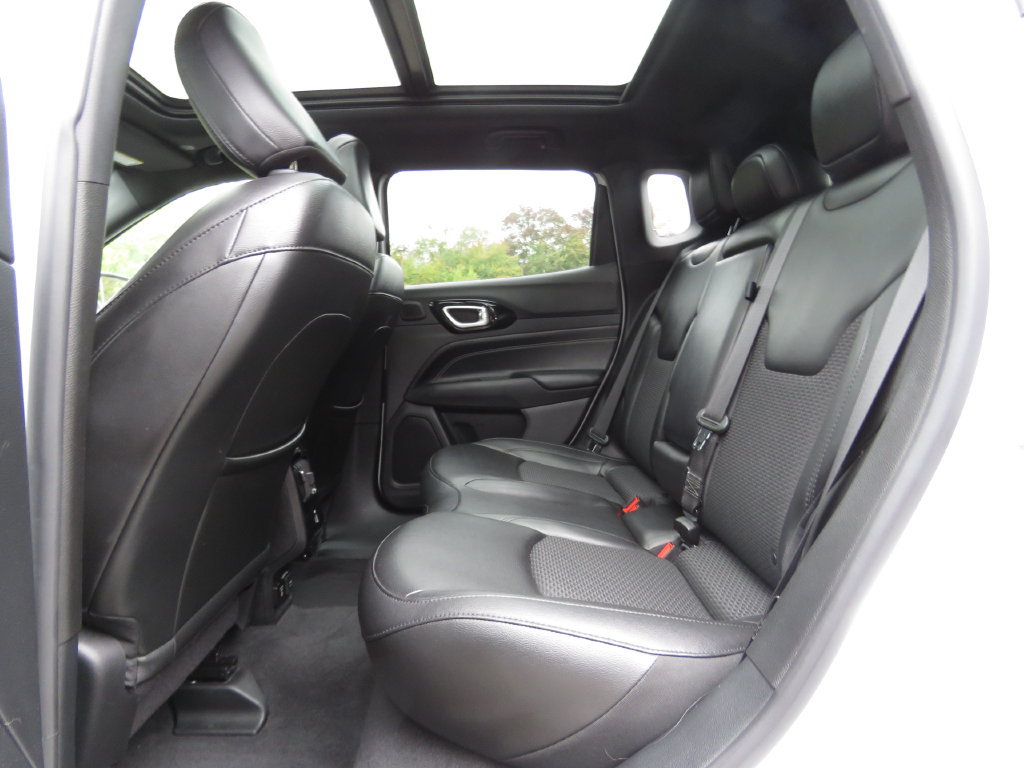 Used 2022 Jeep Compass Latitude w/ Sun and Sound Group AWD/4WD image 20