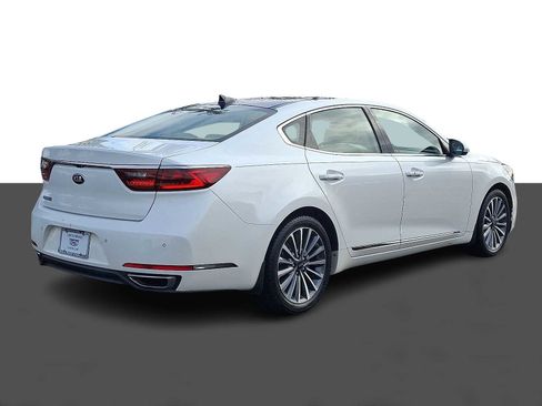 Used 2018 Kia Cadenza Premium w/ Luxury Package image 6