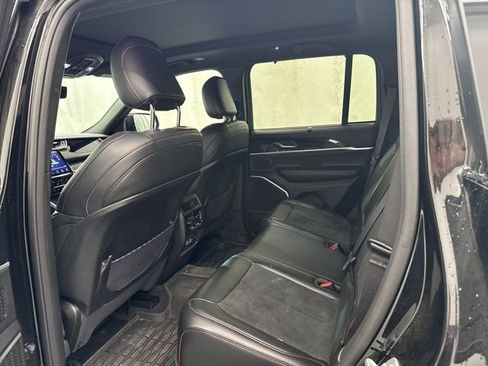 Used 2022 Jeep Grand Cherokee Trailhawk w/ ADV Protech Group II AWD/4WD image 18