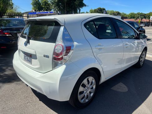 Used 2014 Toyota Prius C Three FWD image 6