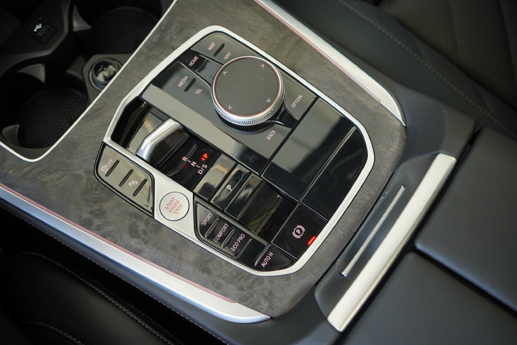 Used 2026 BMW X5 sDrive40i w/ M Sport Package RWD image 19