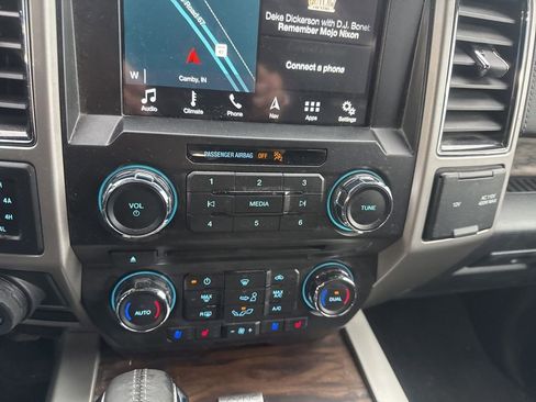 Used 2018 Ford F150 Lariat image 32