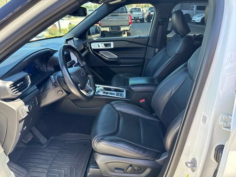 Used 2022 Ford Explorer ST w/ Equipment Group 401A RWD image 9