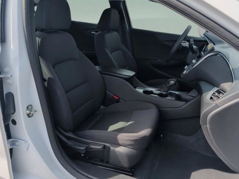Used 2025 Chevrolet Malibu LT image 30