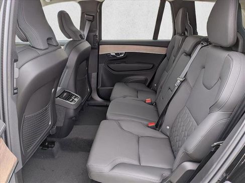 New 2026 Volvo XC90 B5 Core AWD/4WD image 17