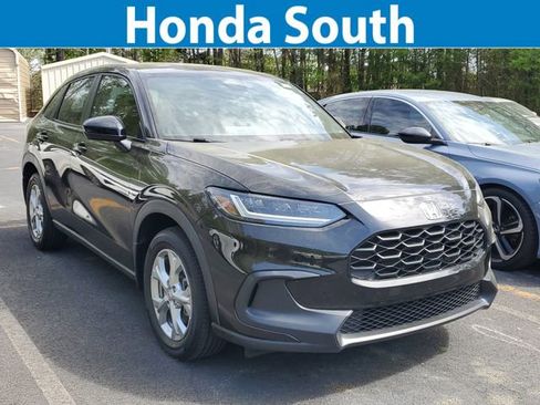 Used 2023 Honda HR-V LX image 1