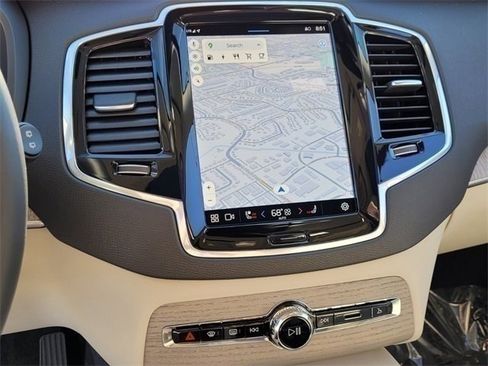 Certified 2025 Volvo XC90 T8 Plus w/ Protection Package Premier image 19